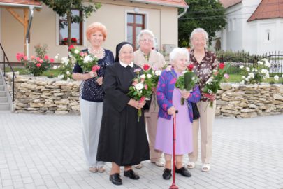 Emlékdiplomás pedagógusok köszöntése